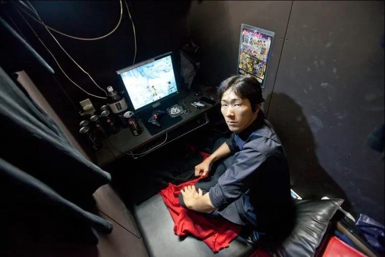 中國人鄙夷的網咖,日本人拿來當家-字遊文化