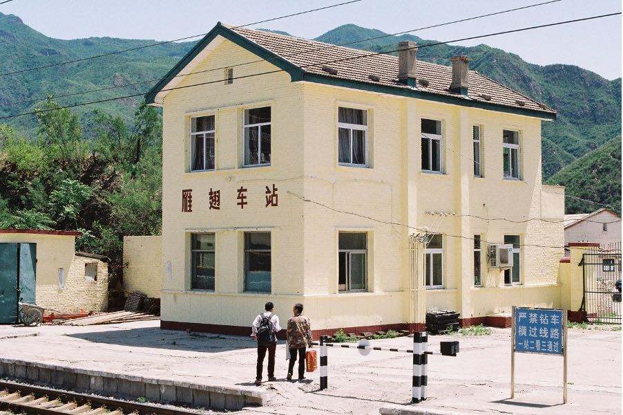 況且況且況且……開往春天的綠皮火車來了!-字遊文化