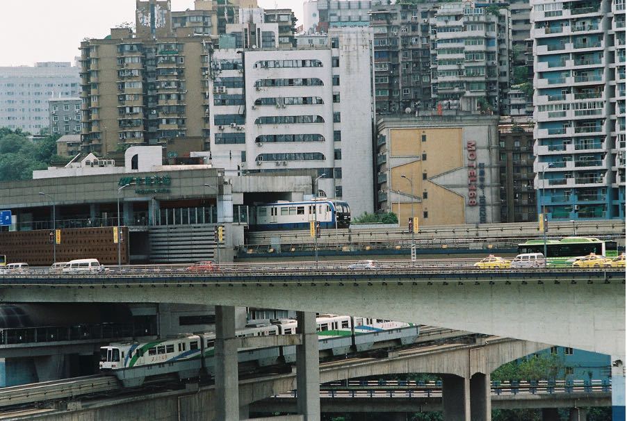 況且況且況且……開往春天的綠皮火車來了!-字遊文化