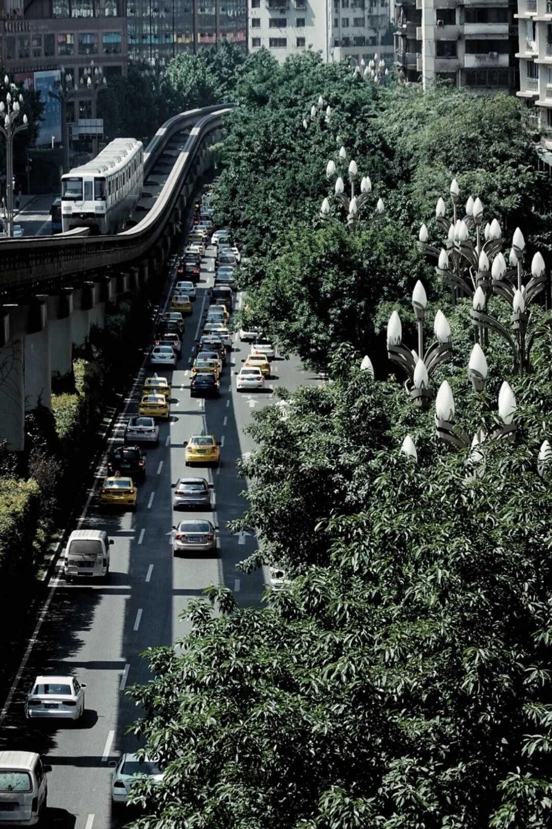 況且況且況且……開往春天的綠皮火車來了!-字遊文化
