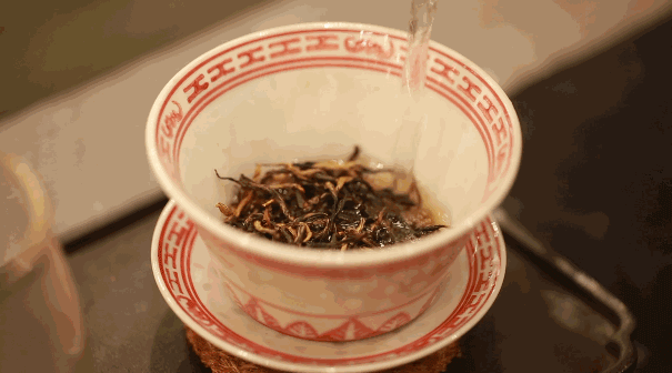 這座被低估的粵北小城,連英國女王都喝它的茶-字遊文化