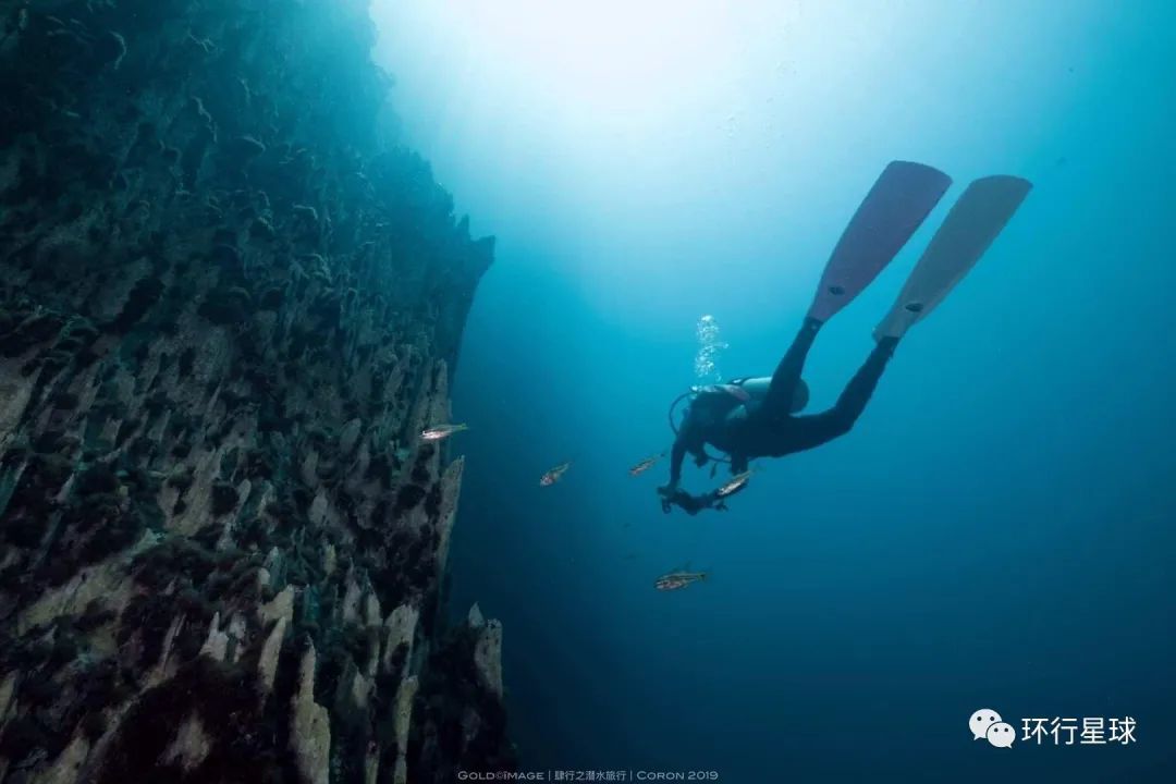 最適合潛水的地方,這裏的水很深...-字遊文化
